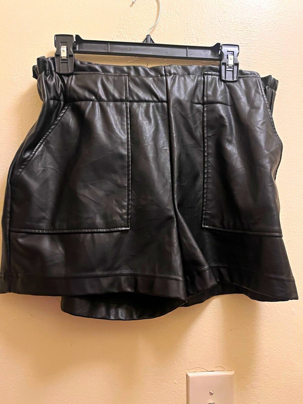 SONO Womens Black Faux Leather Pull On High Rise Shorts Pockets Size L